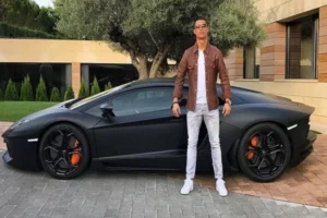 Read more about the article Christiano Ronaldo Birthday: Ronaldo turns 38, a glimpse of his car collection on the occasion of his birthday